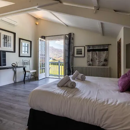Beautiful Basque With Pool & Mountain Views In Вилла