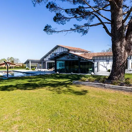 Beautiful Basque With Pool & Mountain Views In Вилла *