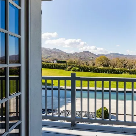Beautiful Basque With Pool & Mountain Views In Вилла Аскен