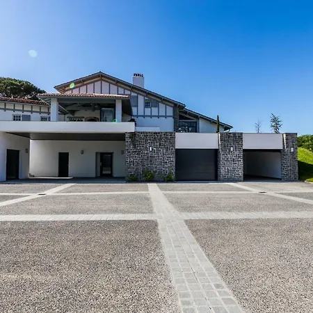 Beautiful Basque With Pool & Mountain Views In Аскен