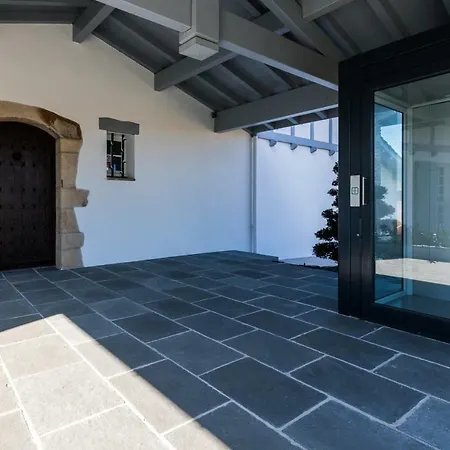 Beautiful Basque With Pool & Mountain Views In Вилла *